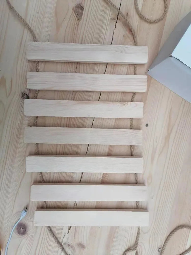 Pont Suspendu Mural Chat en Bois Naturel
